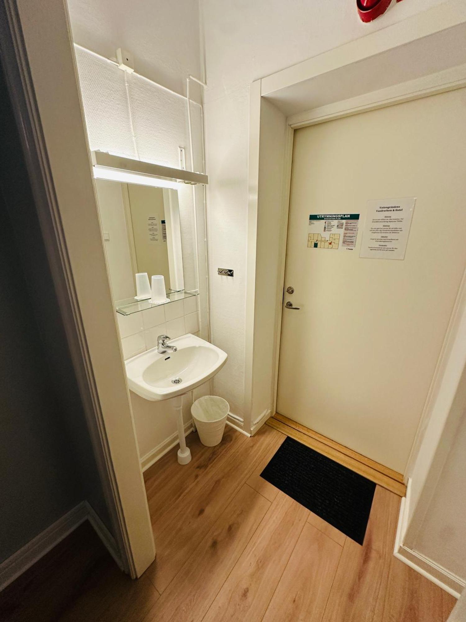 Vattengraendens Vandrarhem & Hotel Norrköping Стая снимка